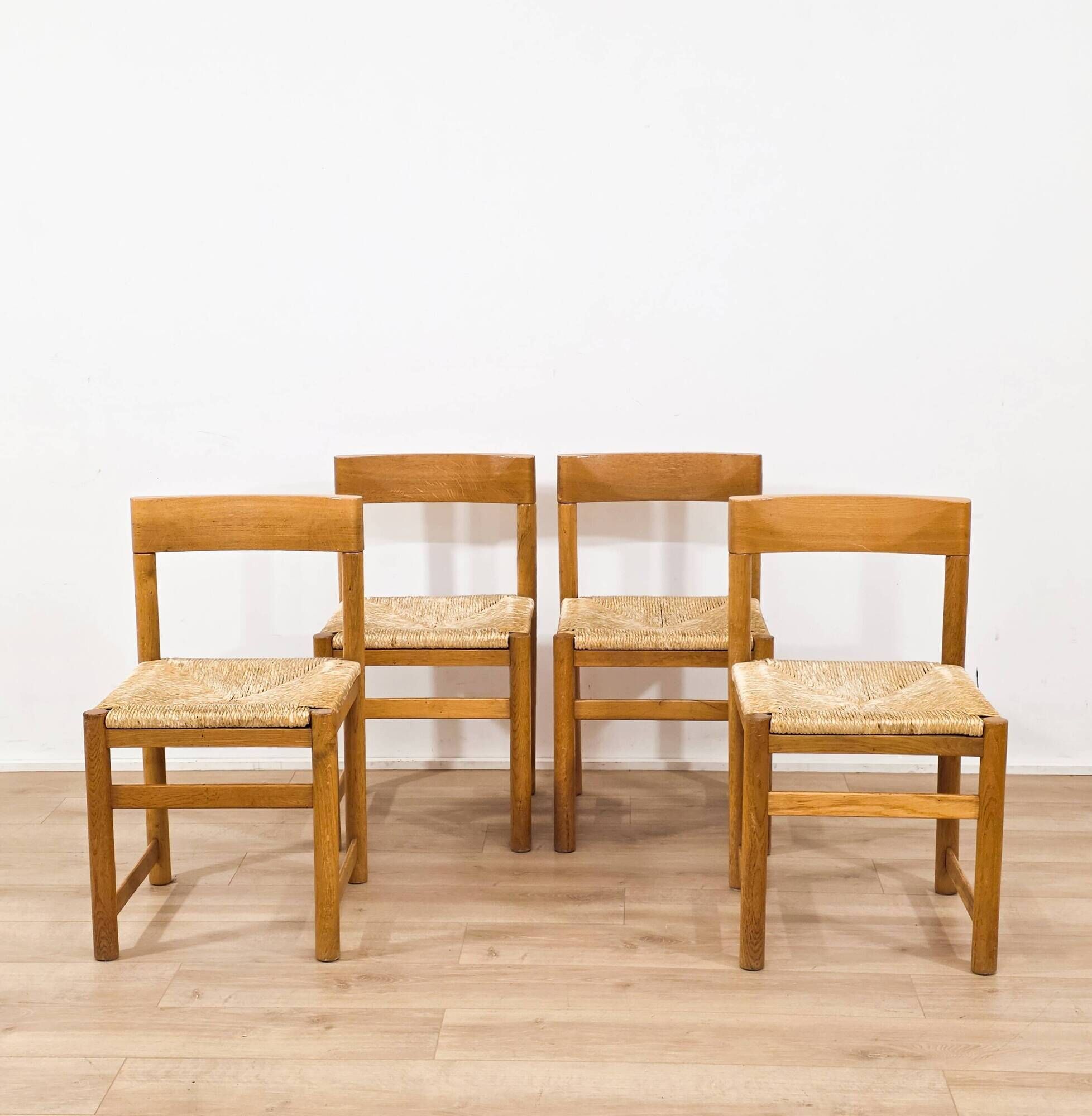 Vintage dining room set in the style of Charlotte Perriand 1970.