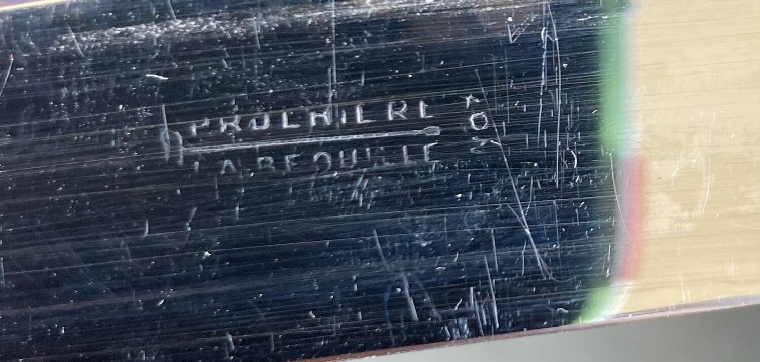 12 Stainless steel blade knives with round tips / Bakelite handles with pearl effect / Prulhière La Béquille + Box / 1950s