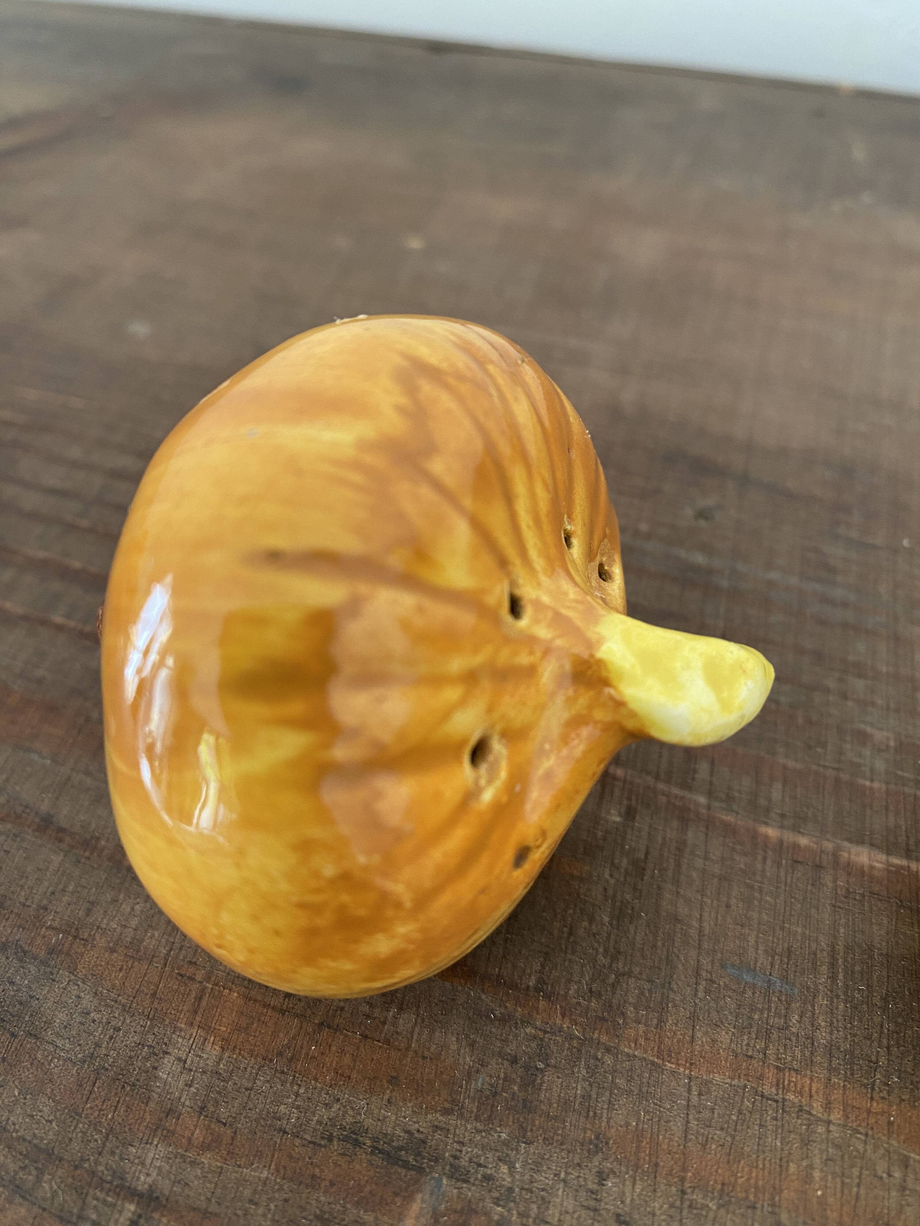 Vintage barbotine pepper and salt shaker in the shape of garlic and onion
