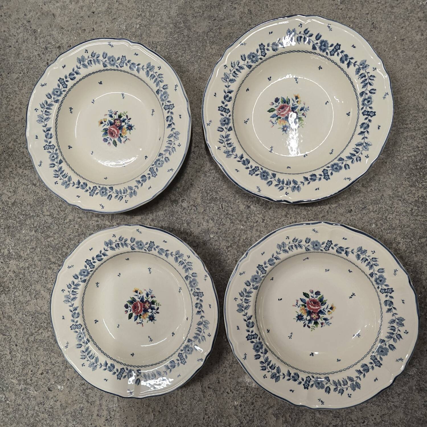Set of 4 Table Mates soup plates – blue and pink floral design