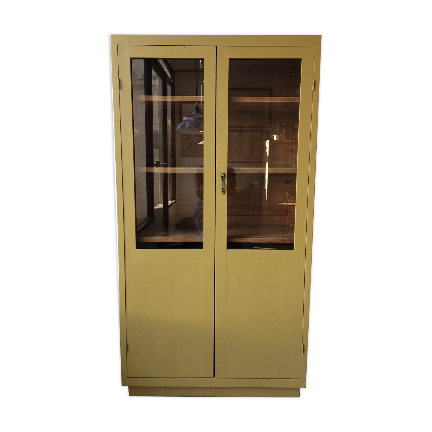 Glass cabinet