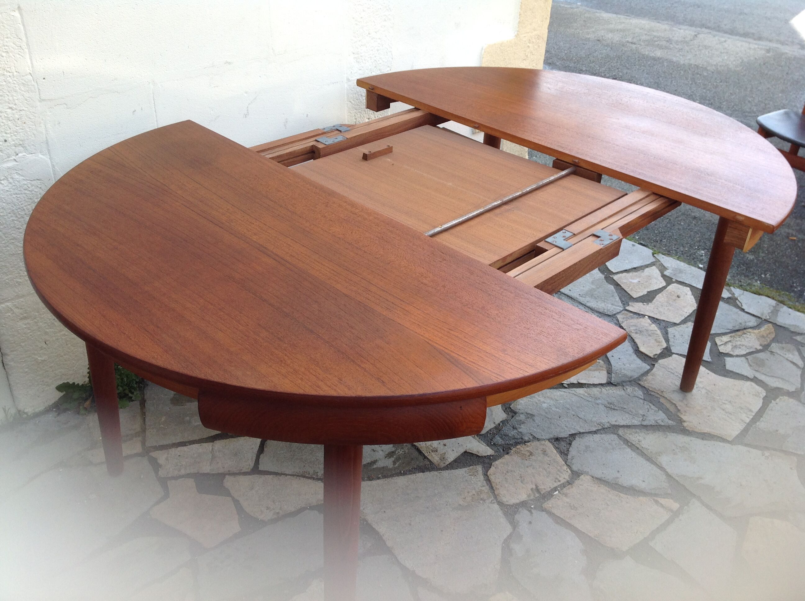 Table and chairs Hans Olsen made in Denmark