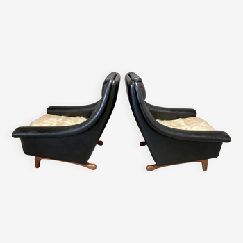 Paire de fauteuils aage christiansen cuir noir 1950.