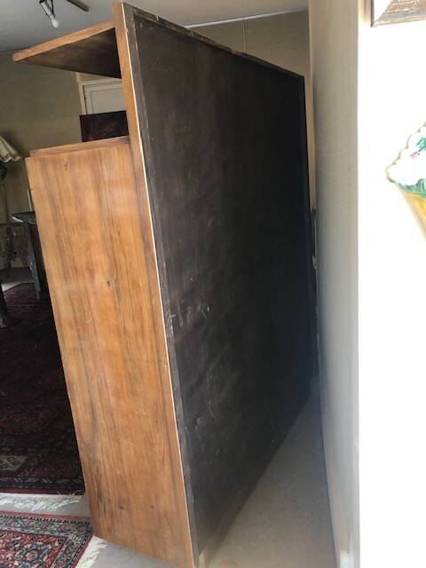 Glass cabinet from the 1940s
