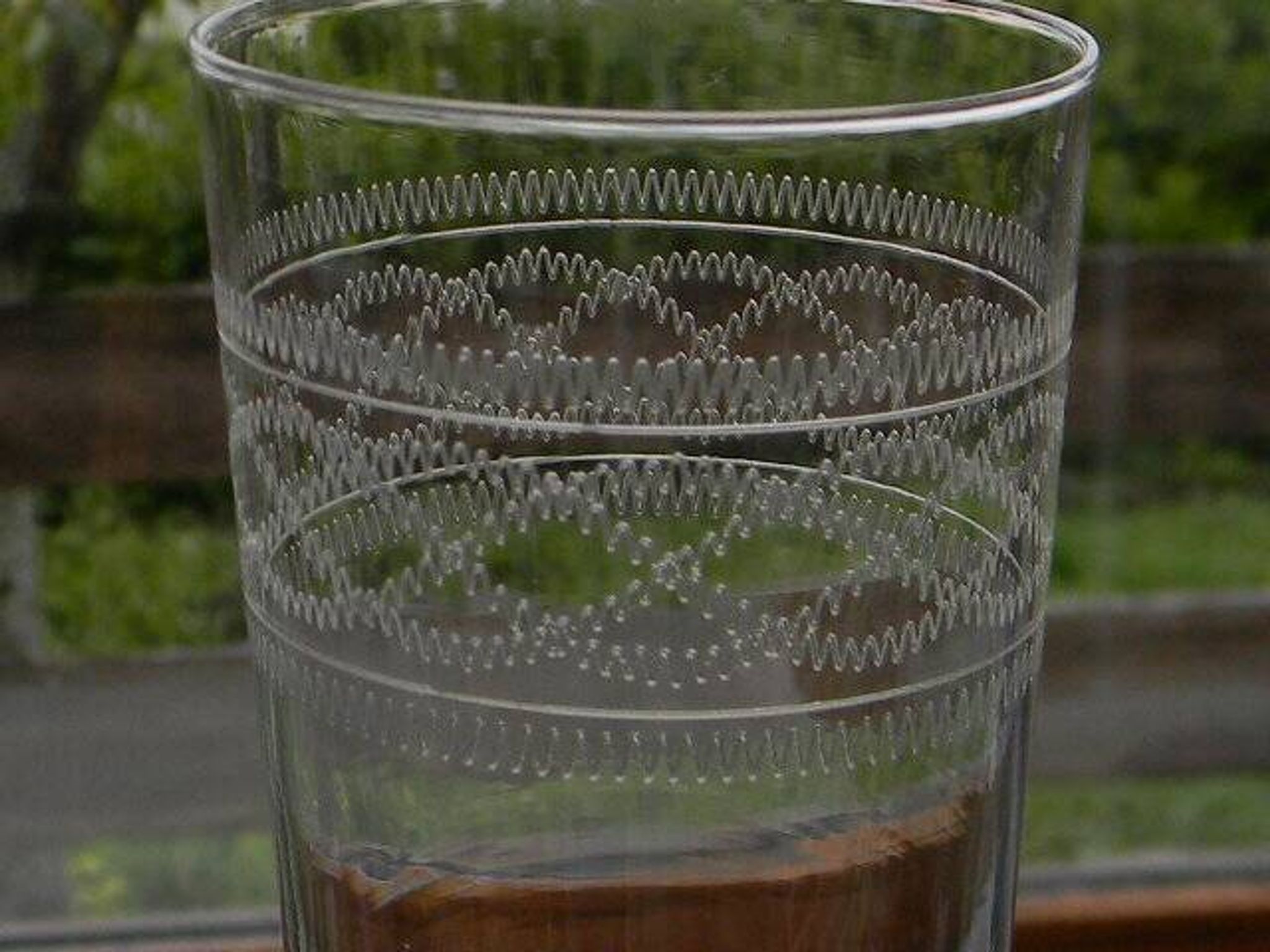 Set of 6 antique crystal champagne flutes. Engraved frieze.