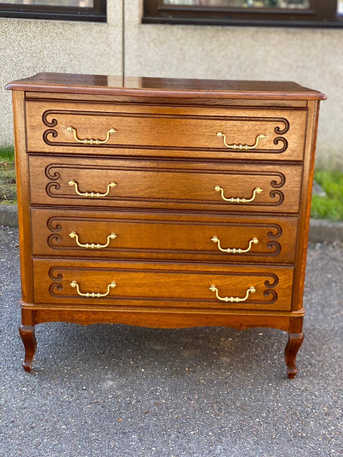 Commode Louis XV en bois massif