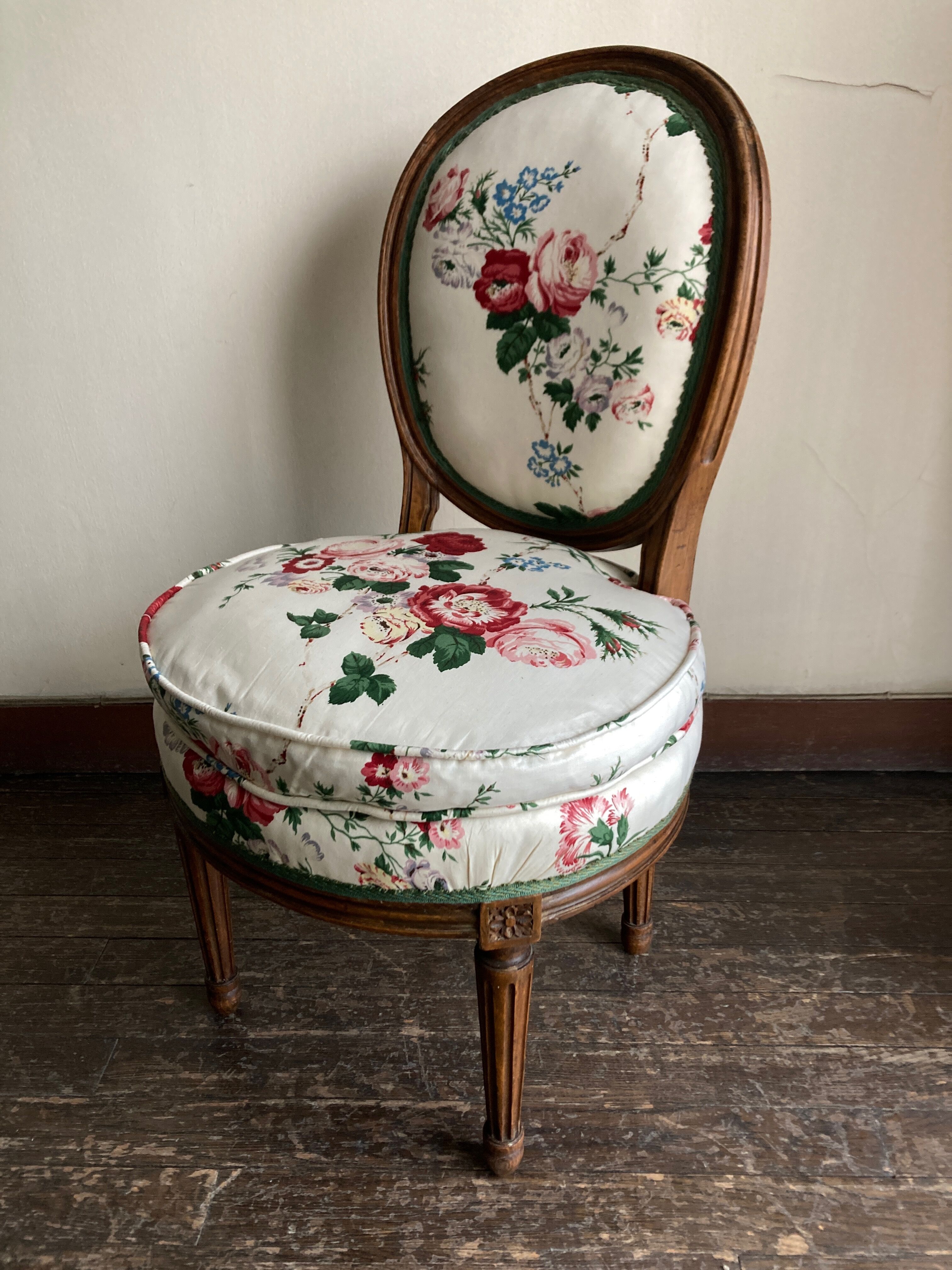 chair 19th medallion