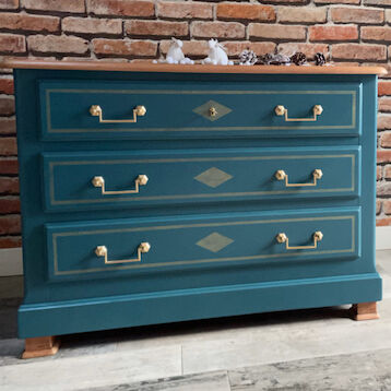 Chest of drawers