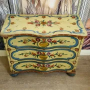 Painted commode, curved in Venetian Louis XV style – 20th century.