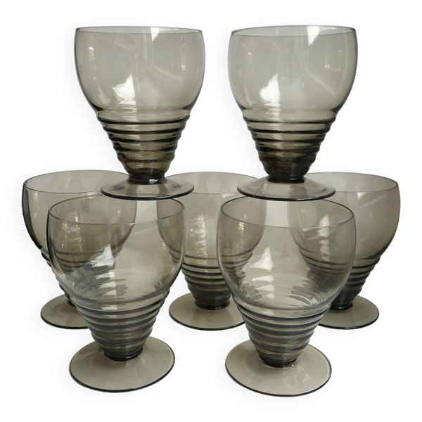 7 verres à vin art déco en verre fumé années 30-40