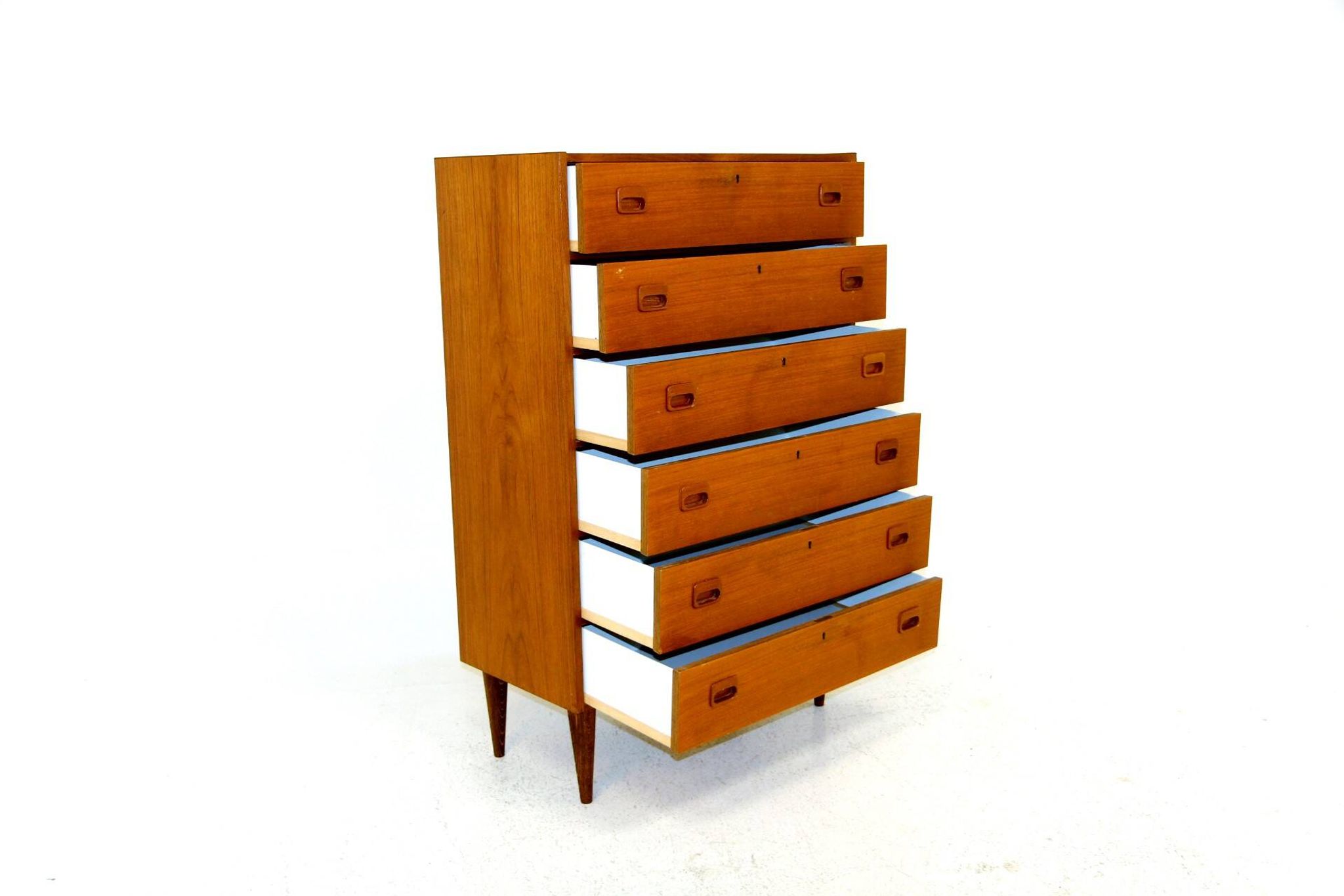 Commode scandinave "tallboy" en teck, Suède, 1960