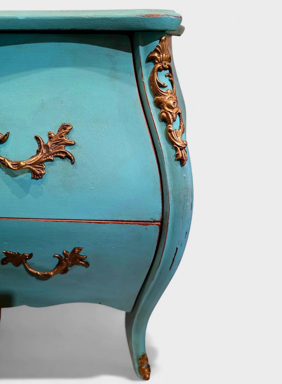 Small Louis XV style chest of drawers