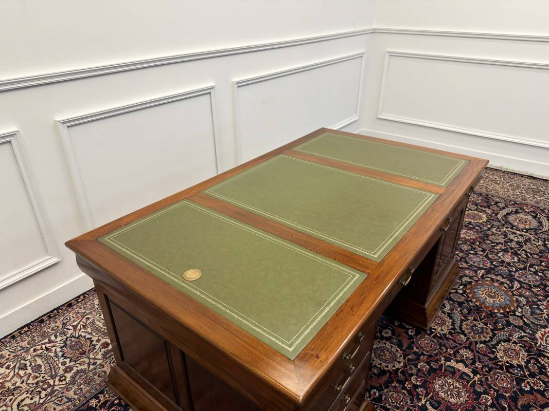 Large English Desk Partnerdesk