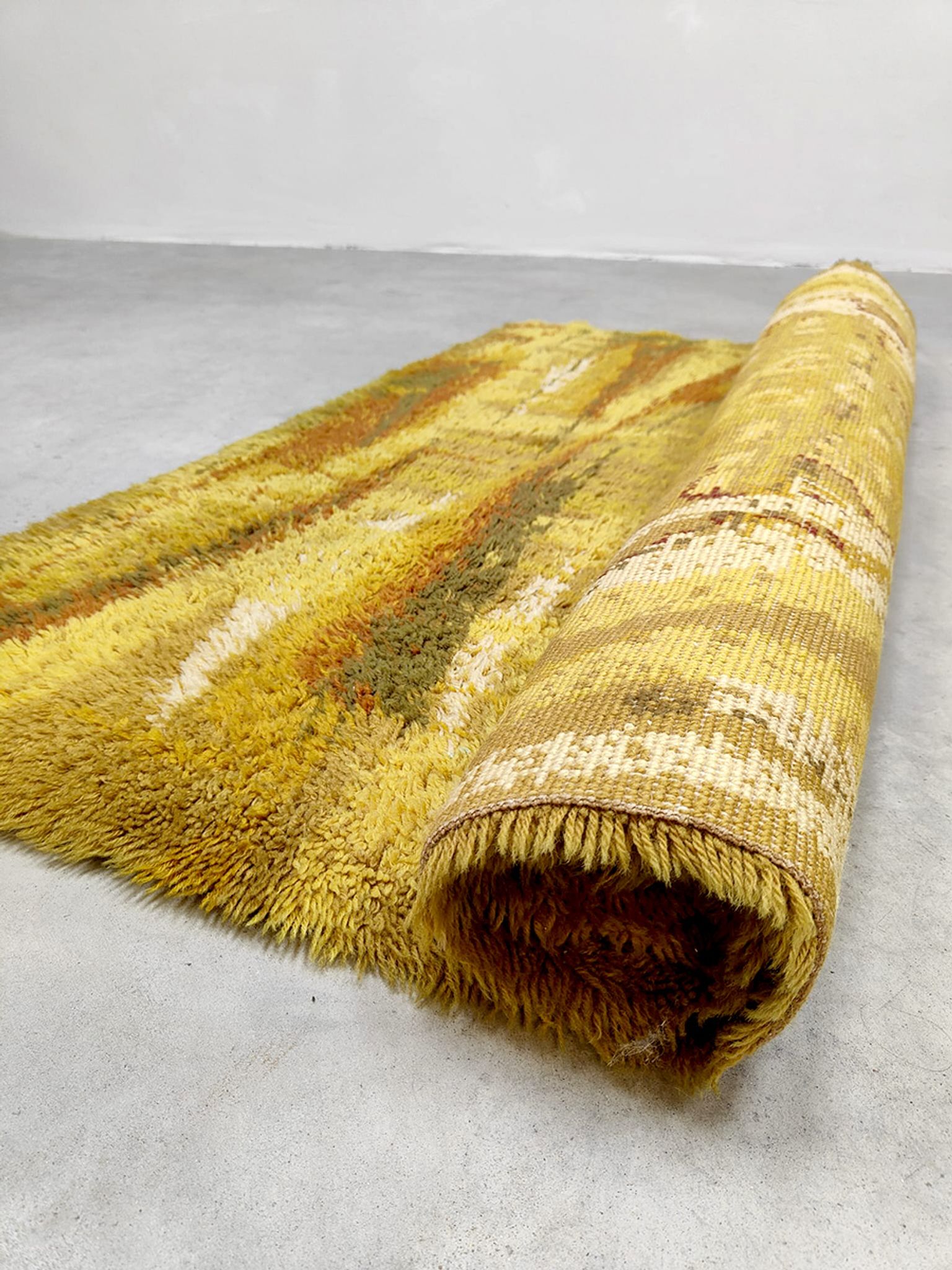 Vintage design Swedish rug carpet 'Psychedelic'