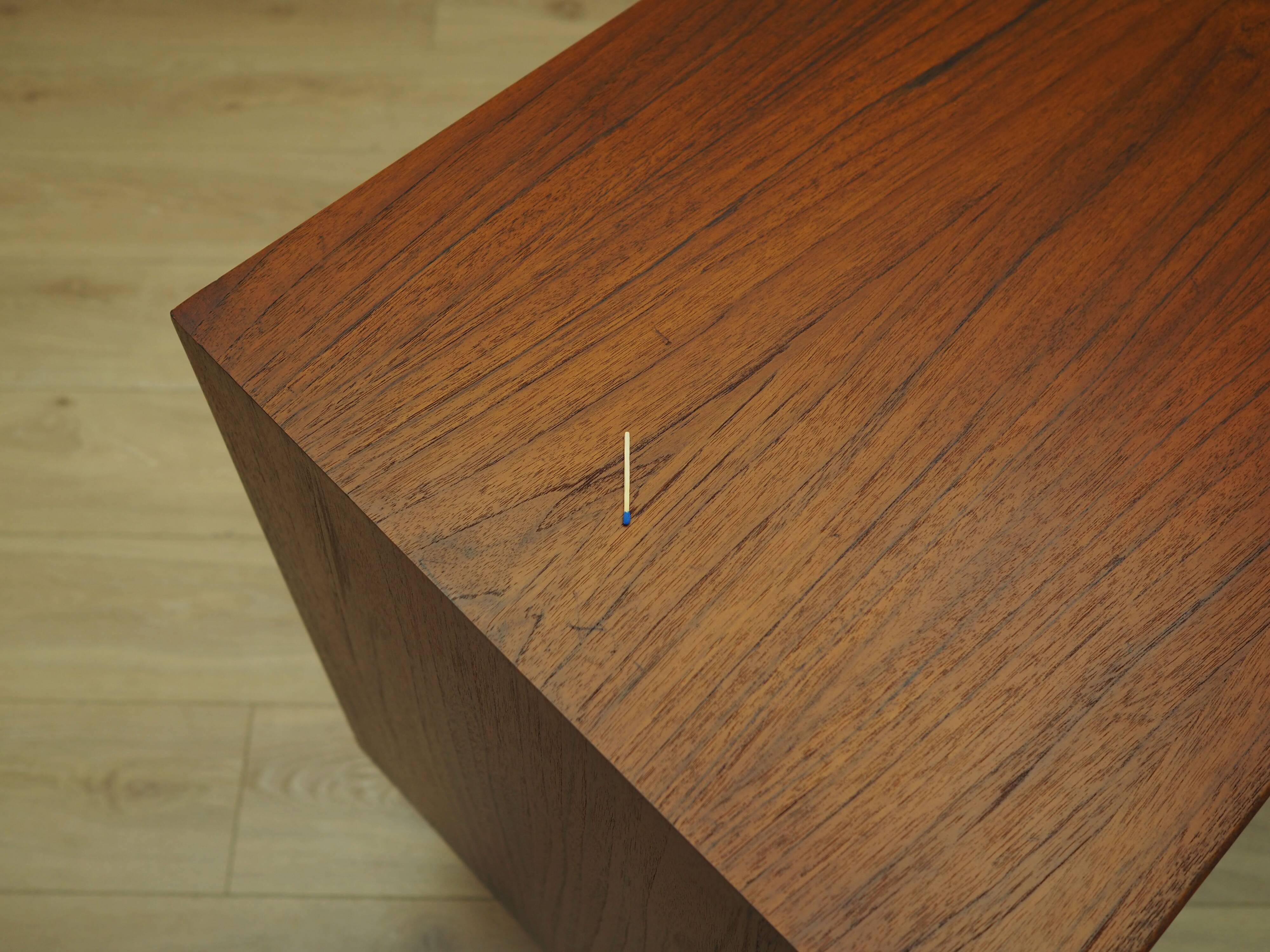 Buffet en teck, design danois, années 1970, production : Danemark