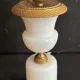 Lampe XIXe en opaline blanche et métal doré