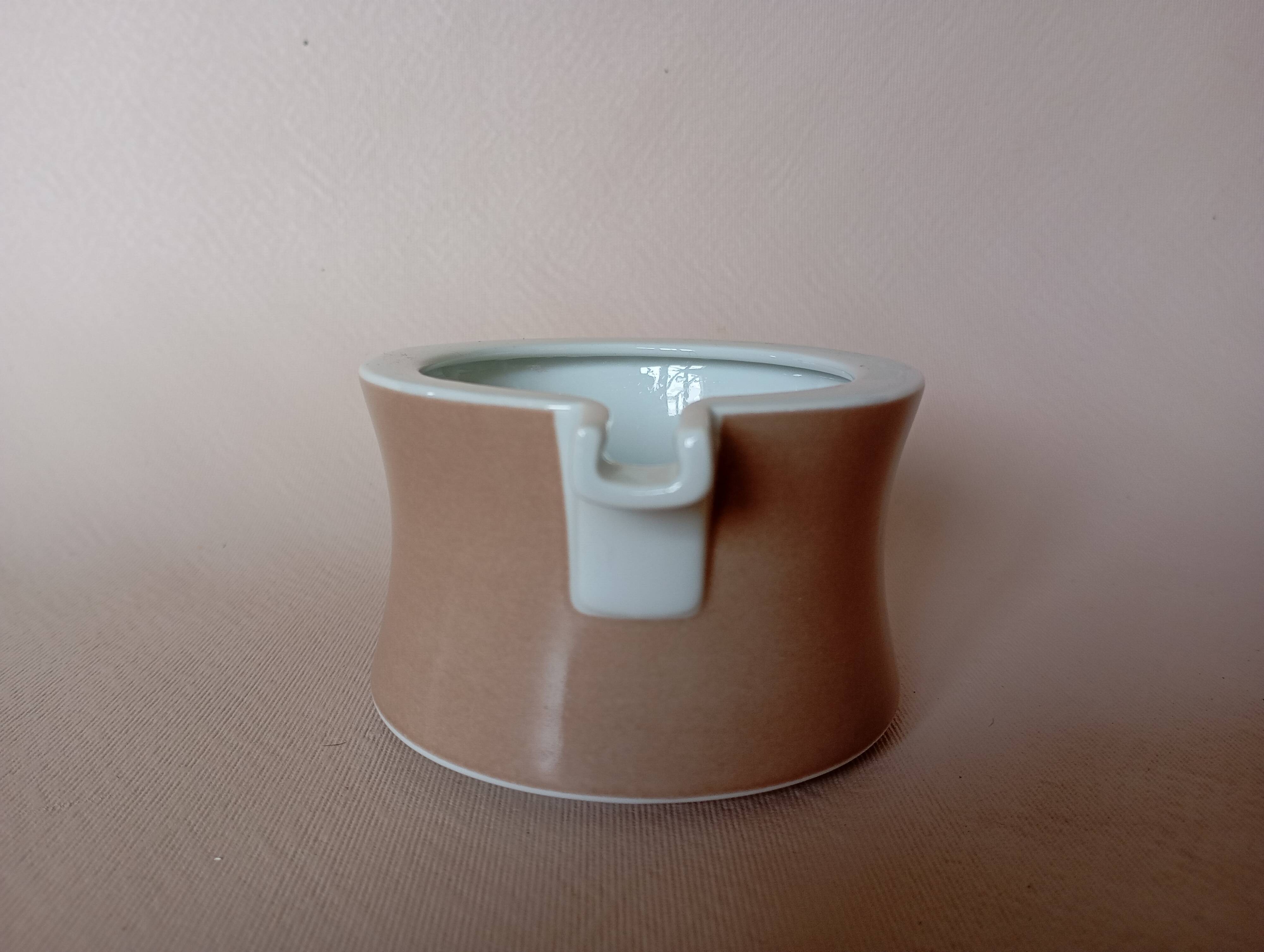 Arzberg Chromatics Graubeige milk jug (Gerald Gulotta)