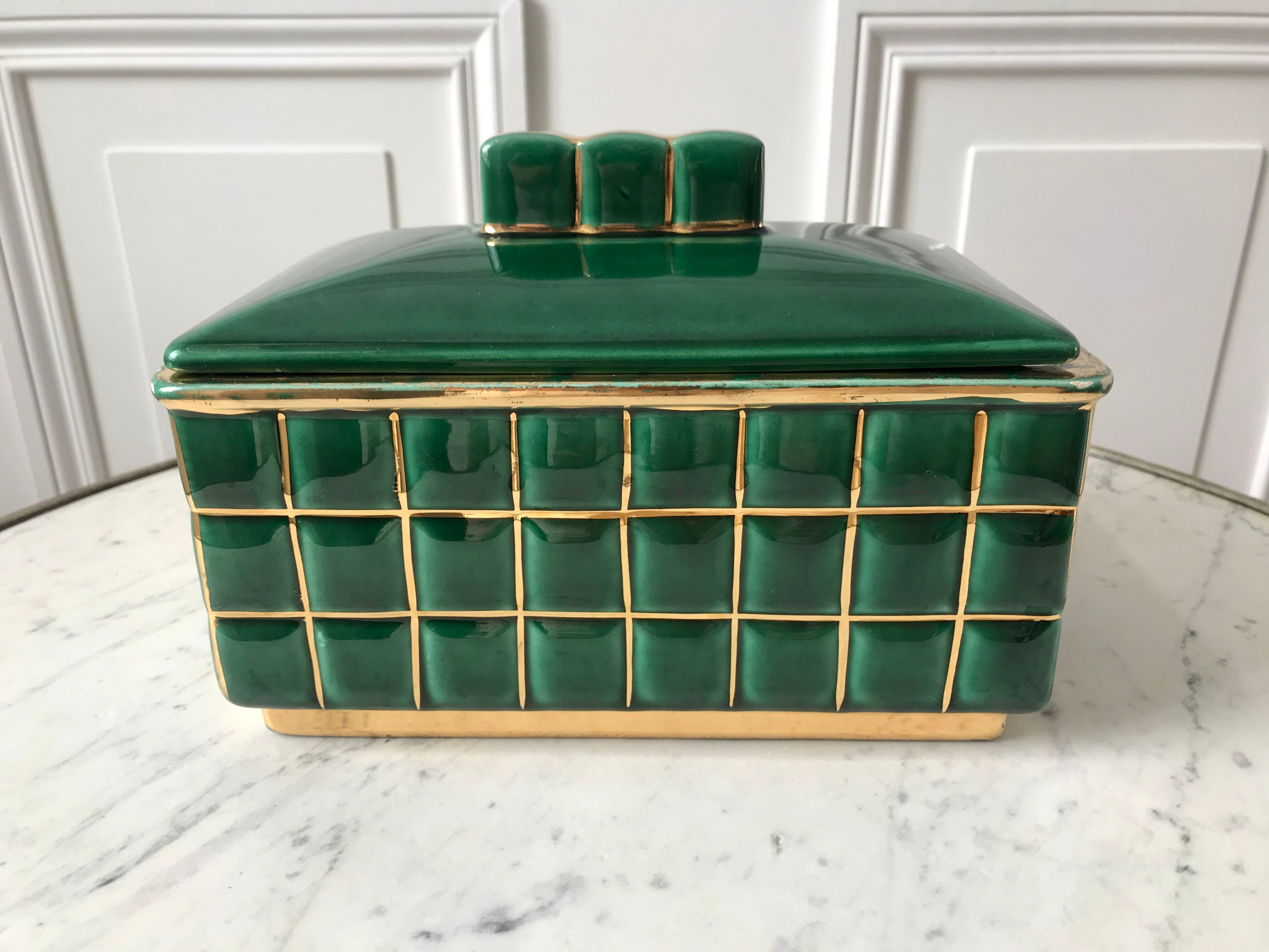 Green and golden box 50s