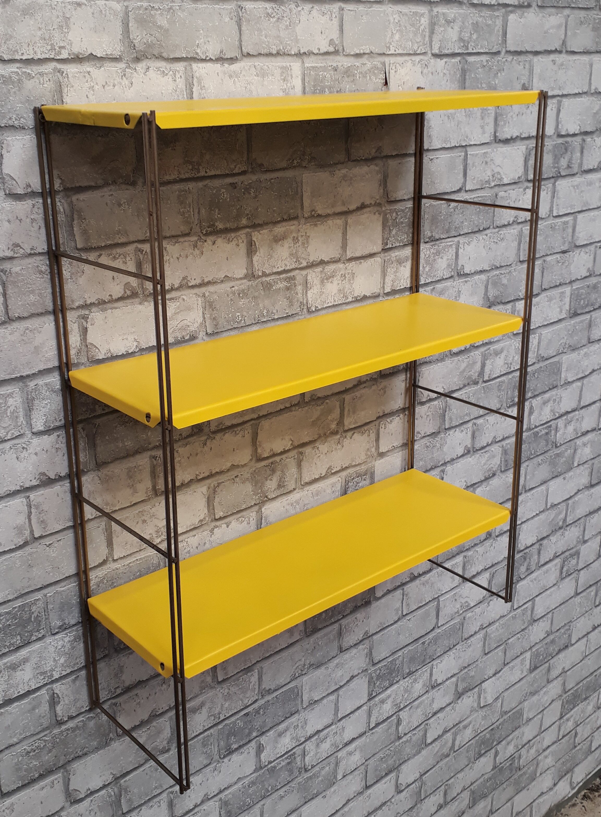 Etagere vintage string  jaune  49x60     ,plateau 48.5x16