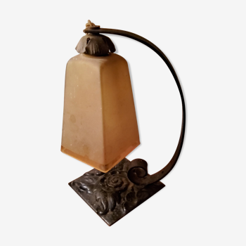 Art deco lamp of the 30s in wrought iron and tulip in amber glass