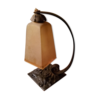Art deco lamp of the 30s in wrought iron and tulip in amber glass