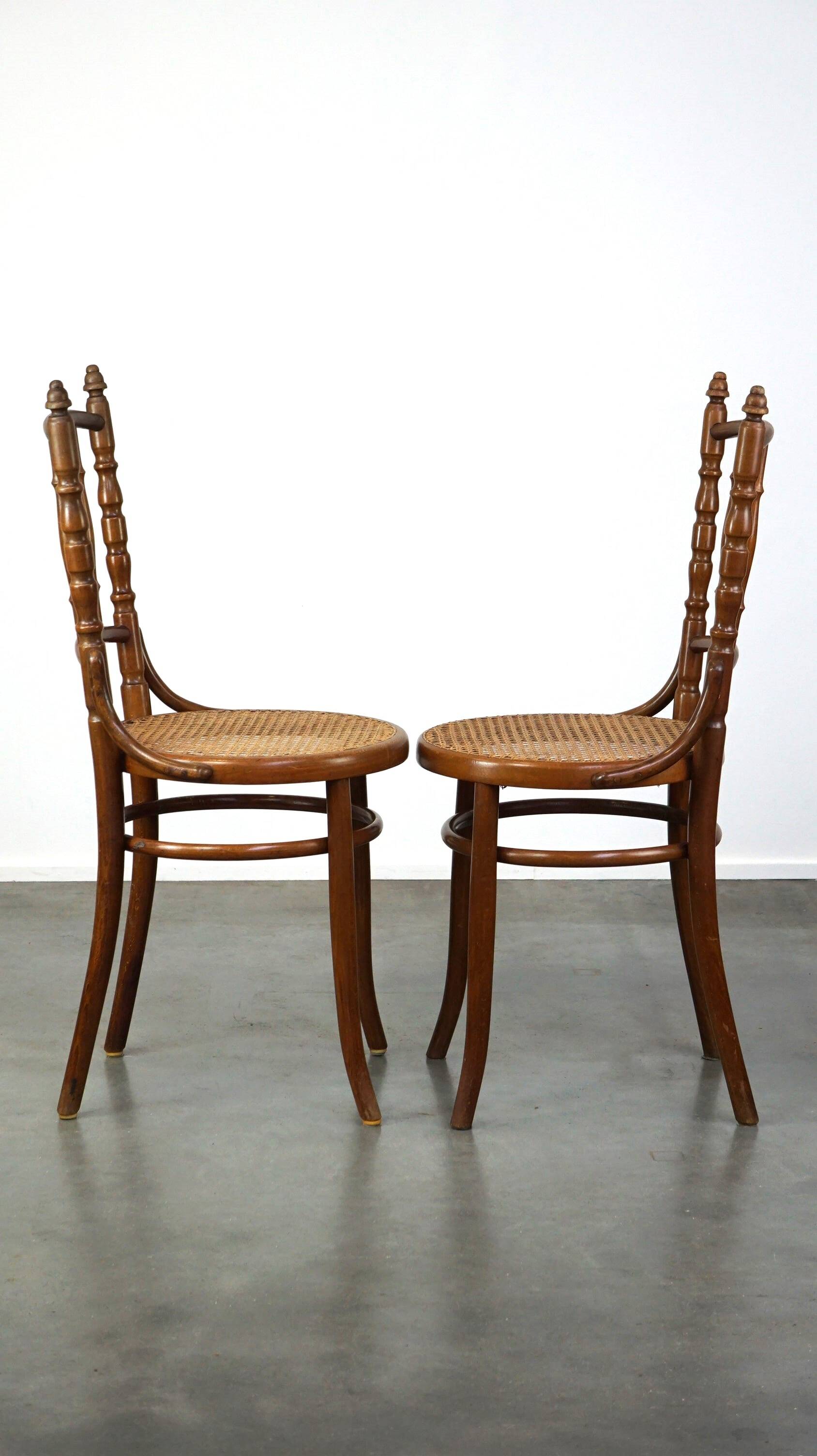 Set of 4 beautiful and atmospheric vintage design bistro chairs