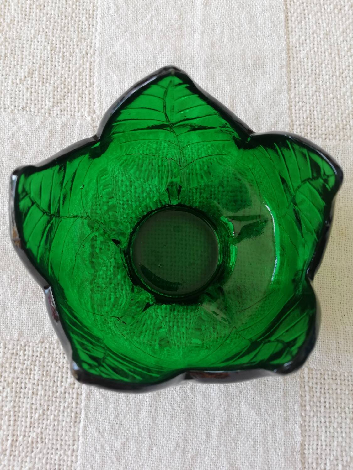 Green leaf tea light holder