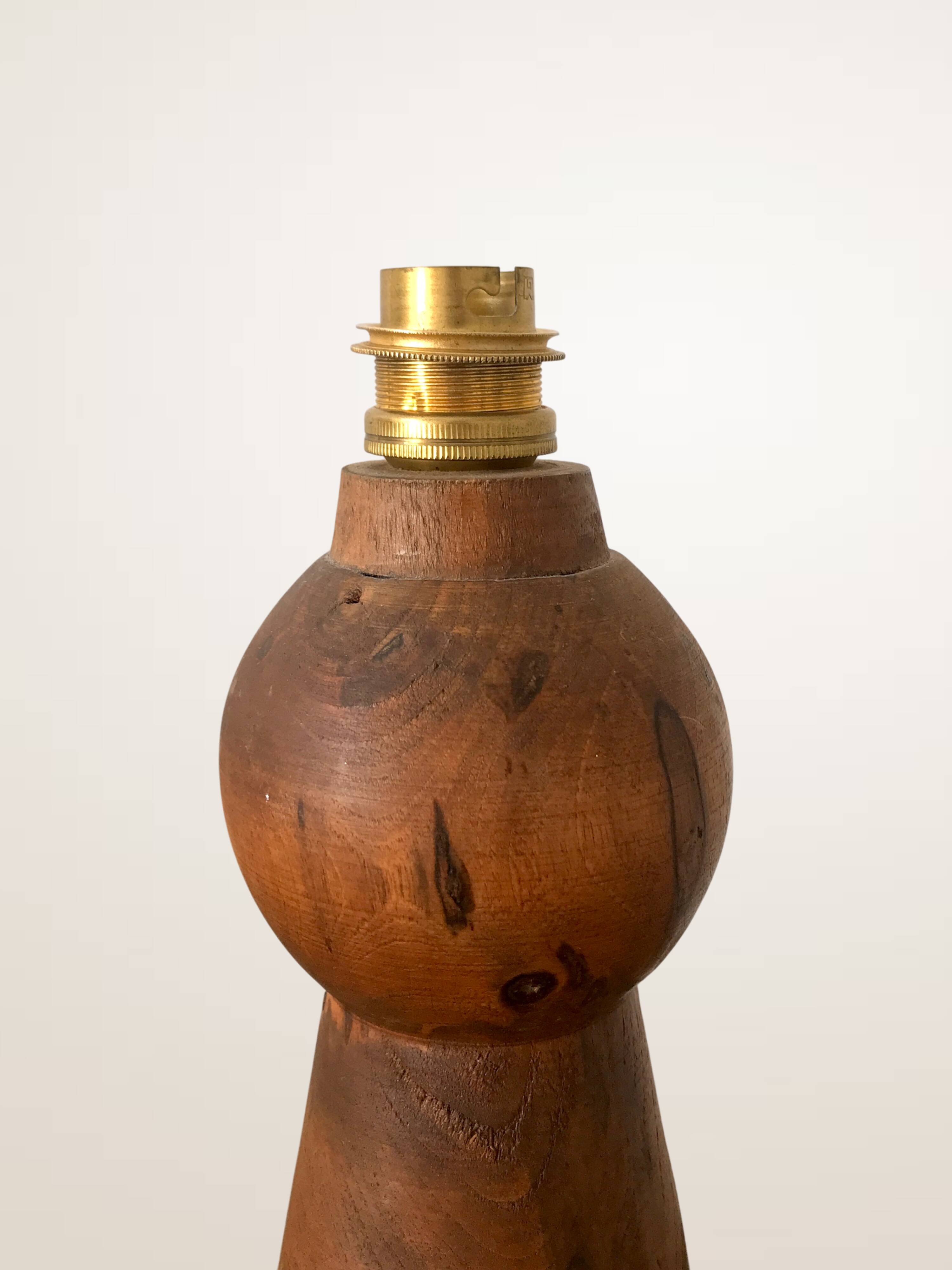 Lampe XL en bois avec abat-jour en lin