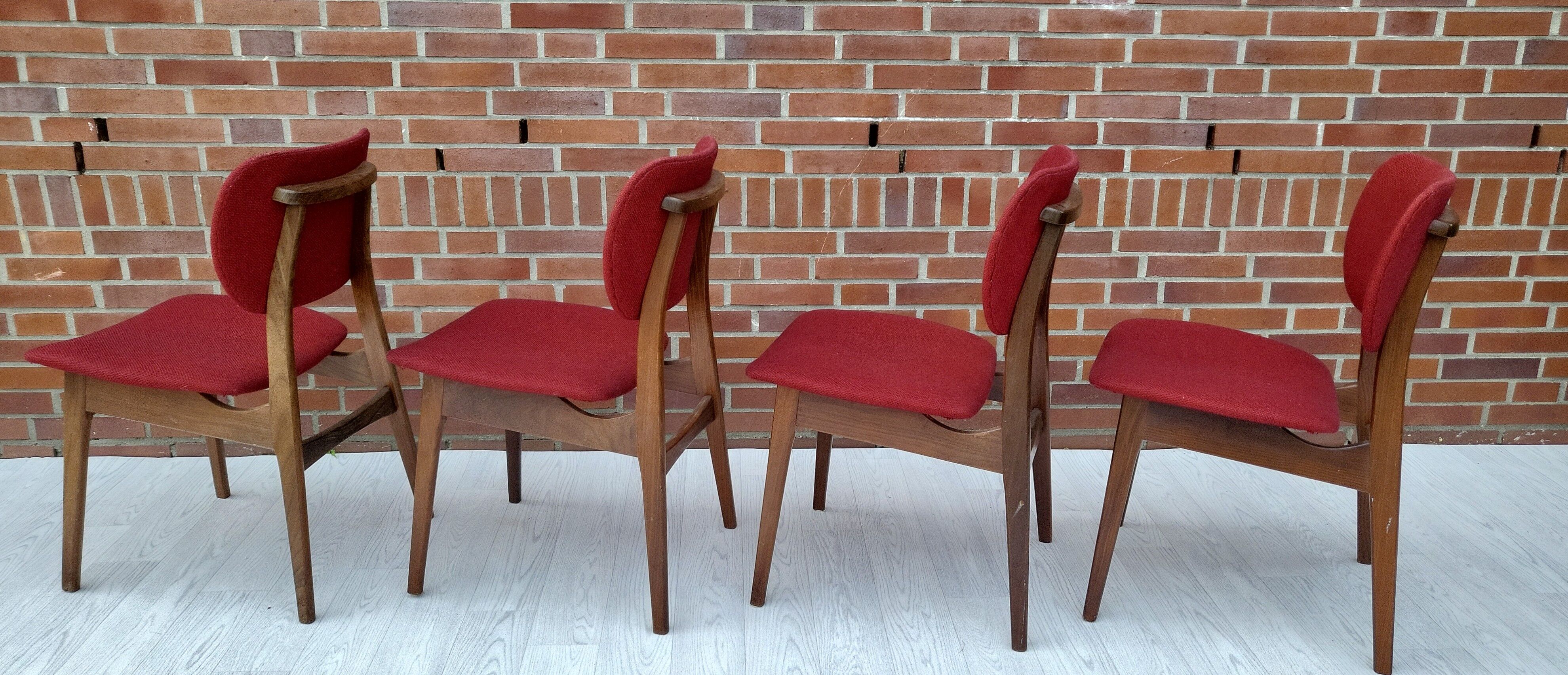 Lot of 4 middle century chairs
