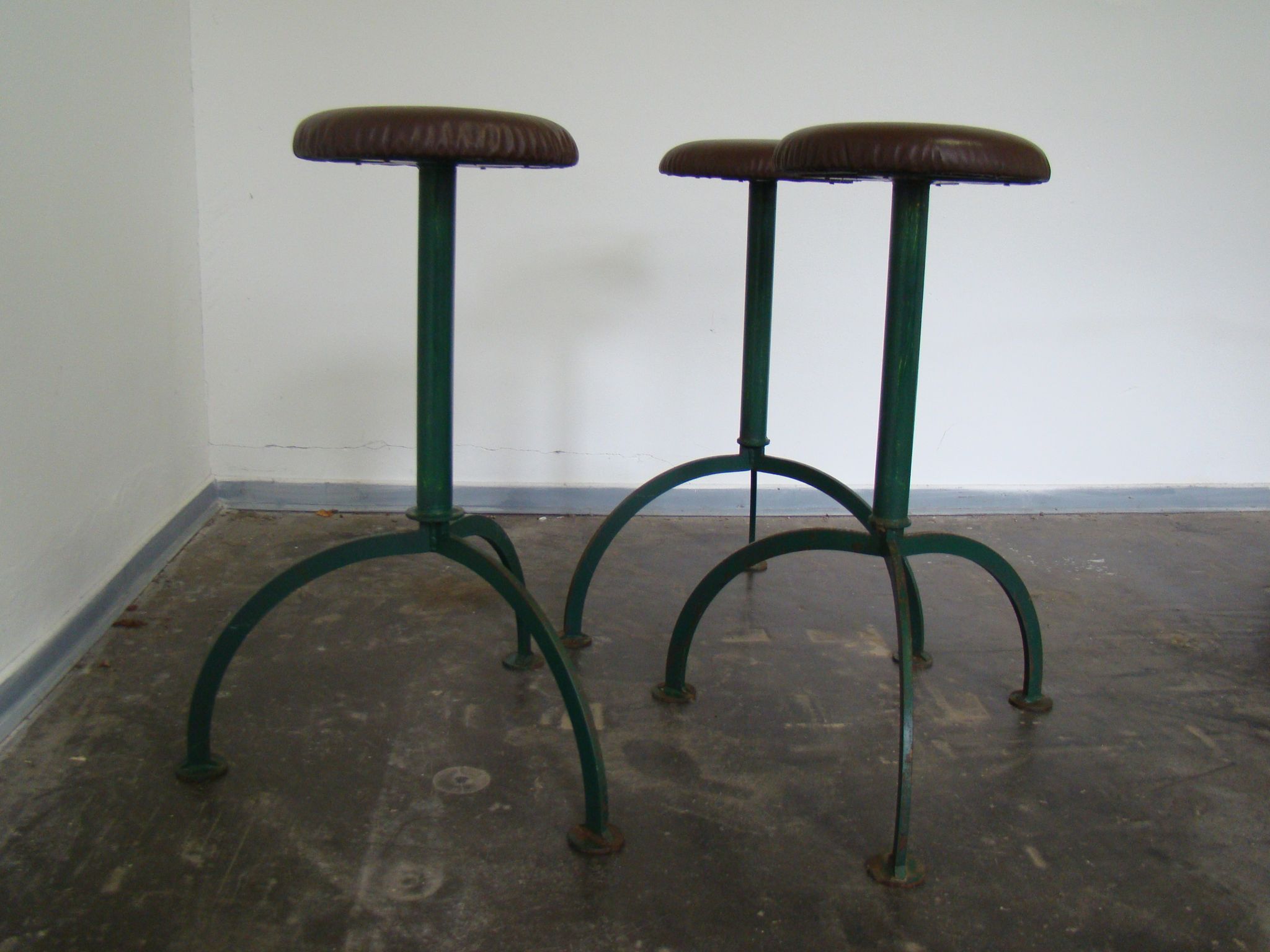 Ensemble de 3 tabourets industriels