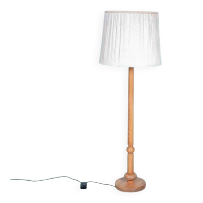 Lampe sur pied en bois suédois vintage avec abat-jour plissé années 60