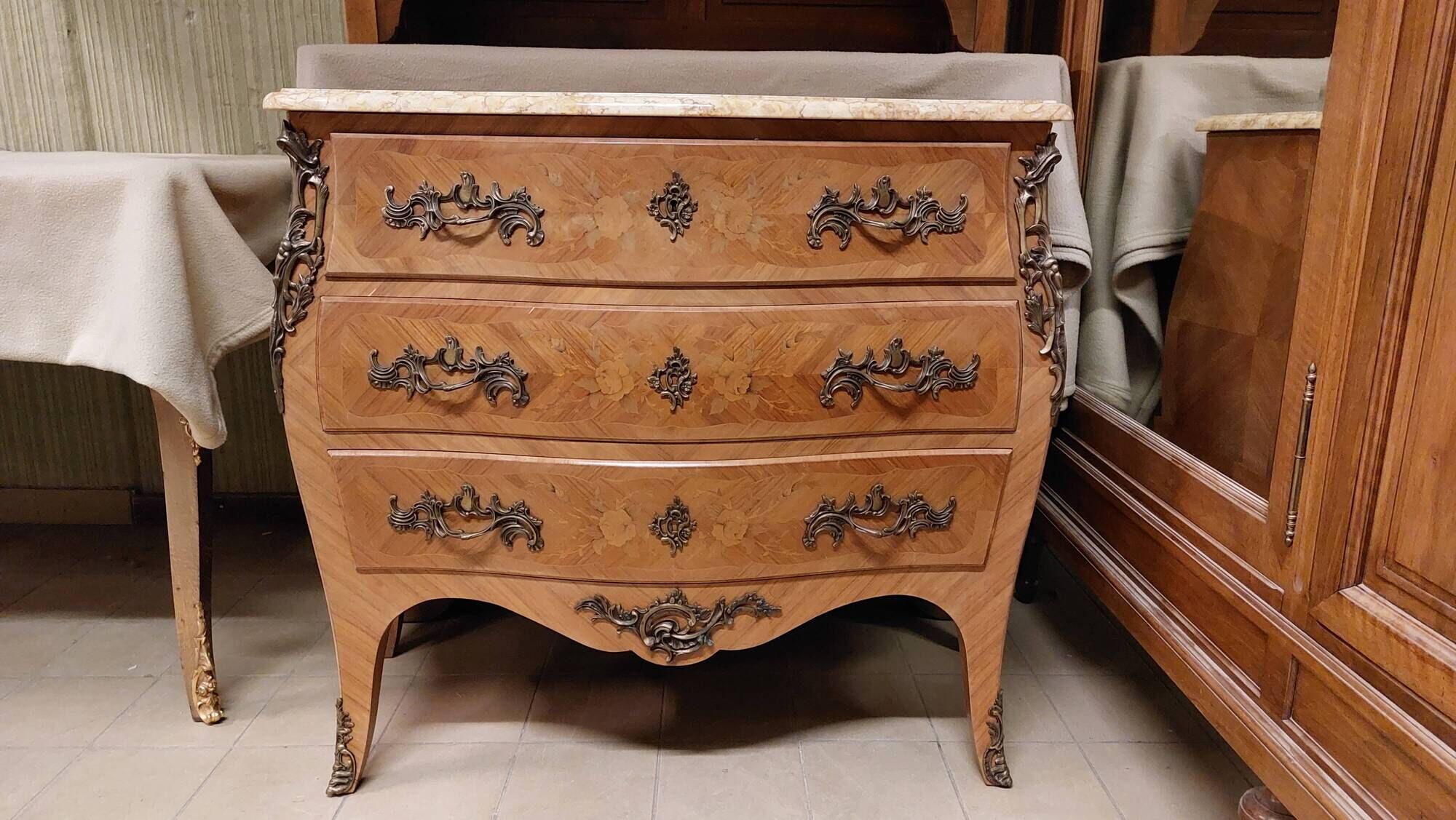 Louis XV style curved chest of drawers in rosewood 3 drawers and marble top