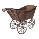 Landau vintage in wicker and brown wood, 1930s, large wheels and metal structure.