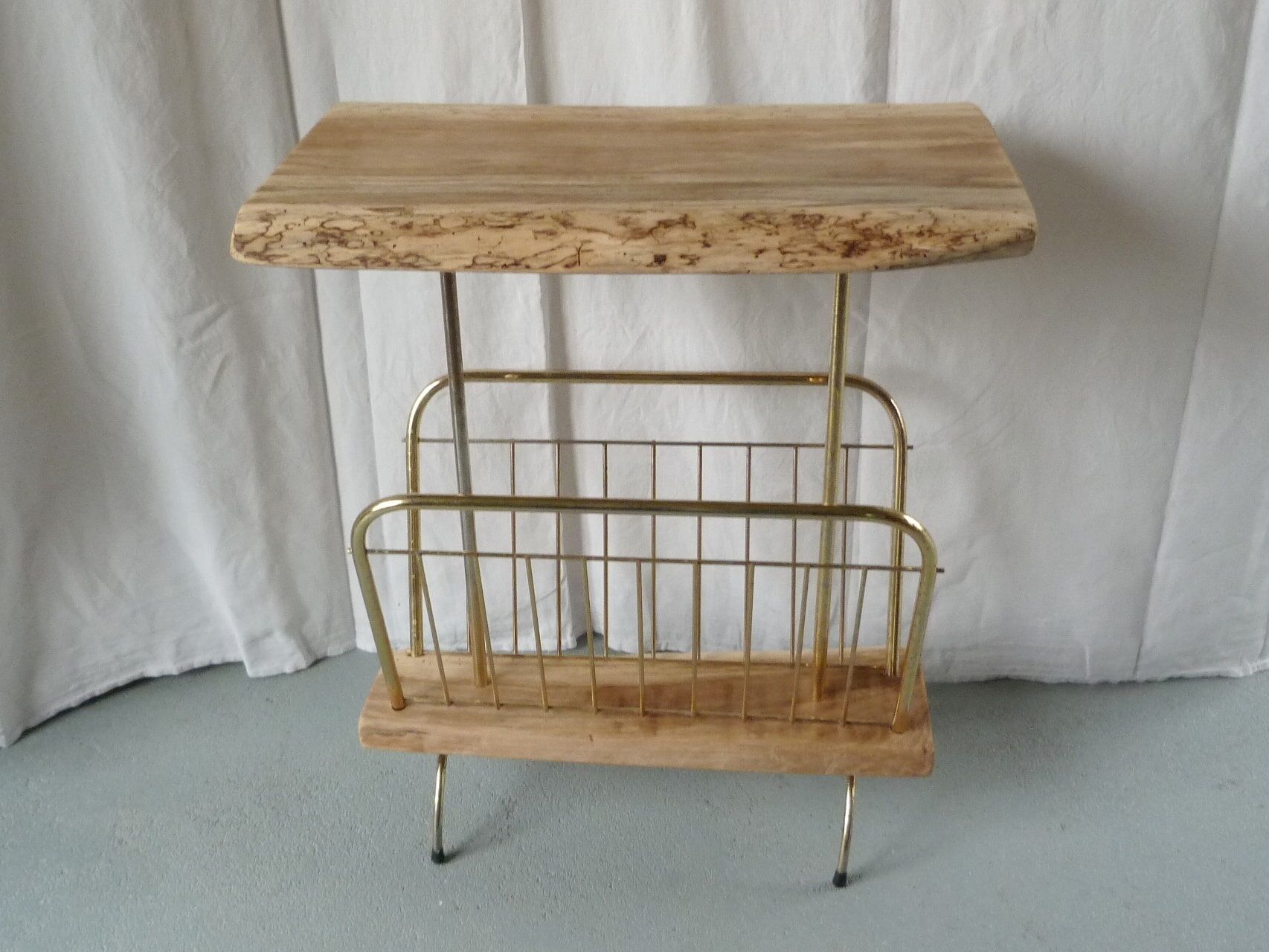 Magazine holder