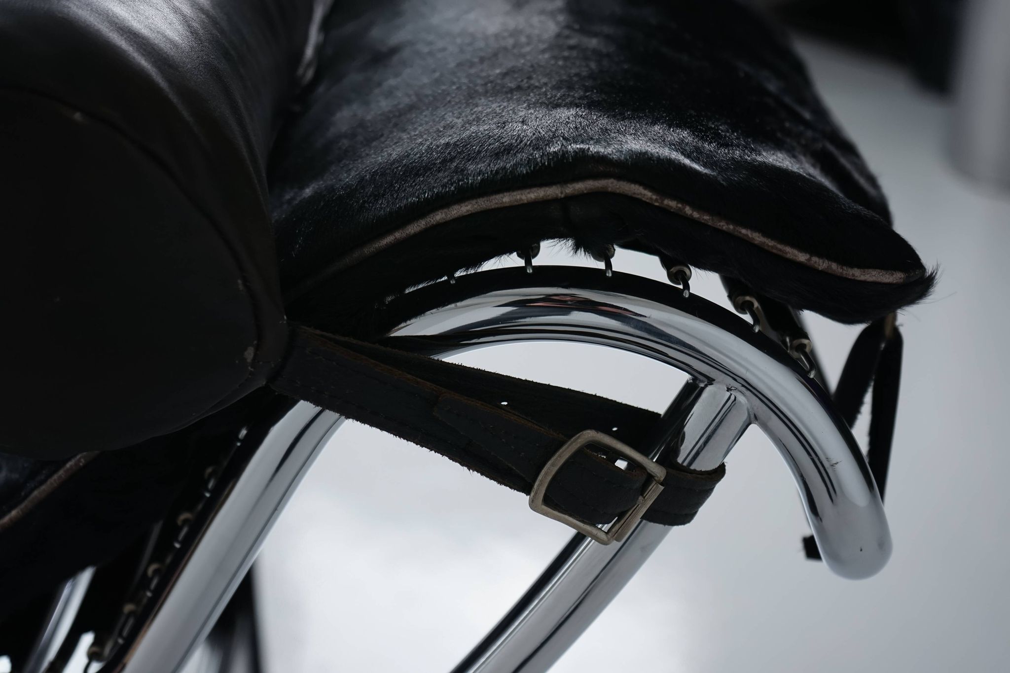 Black Fur LC4 Chaise Longue by Le Corbusier & Pierre Jeanneret for Cassina