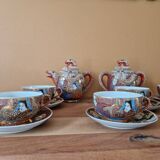 Beautiful Dainan porcelain tea/coffee service - Polychrome porcelain with relief decoration of dragons