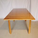 Extendable rectangular table in blond wood