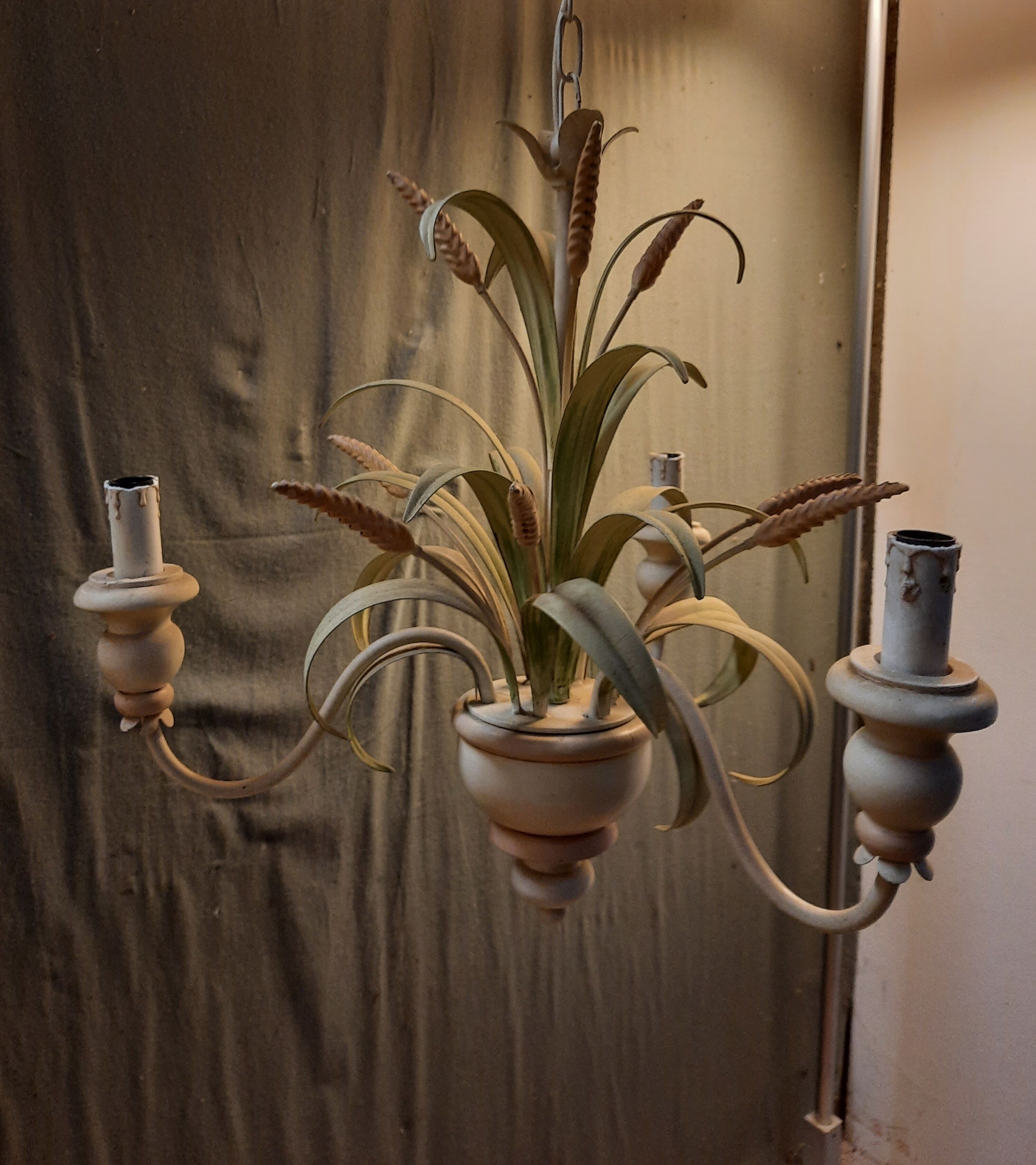 3-light metal vegetal pattern chandelier