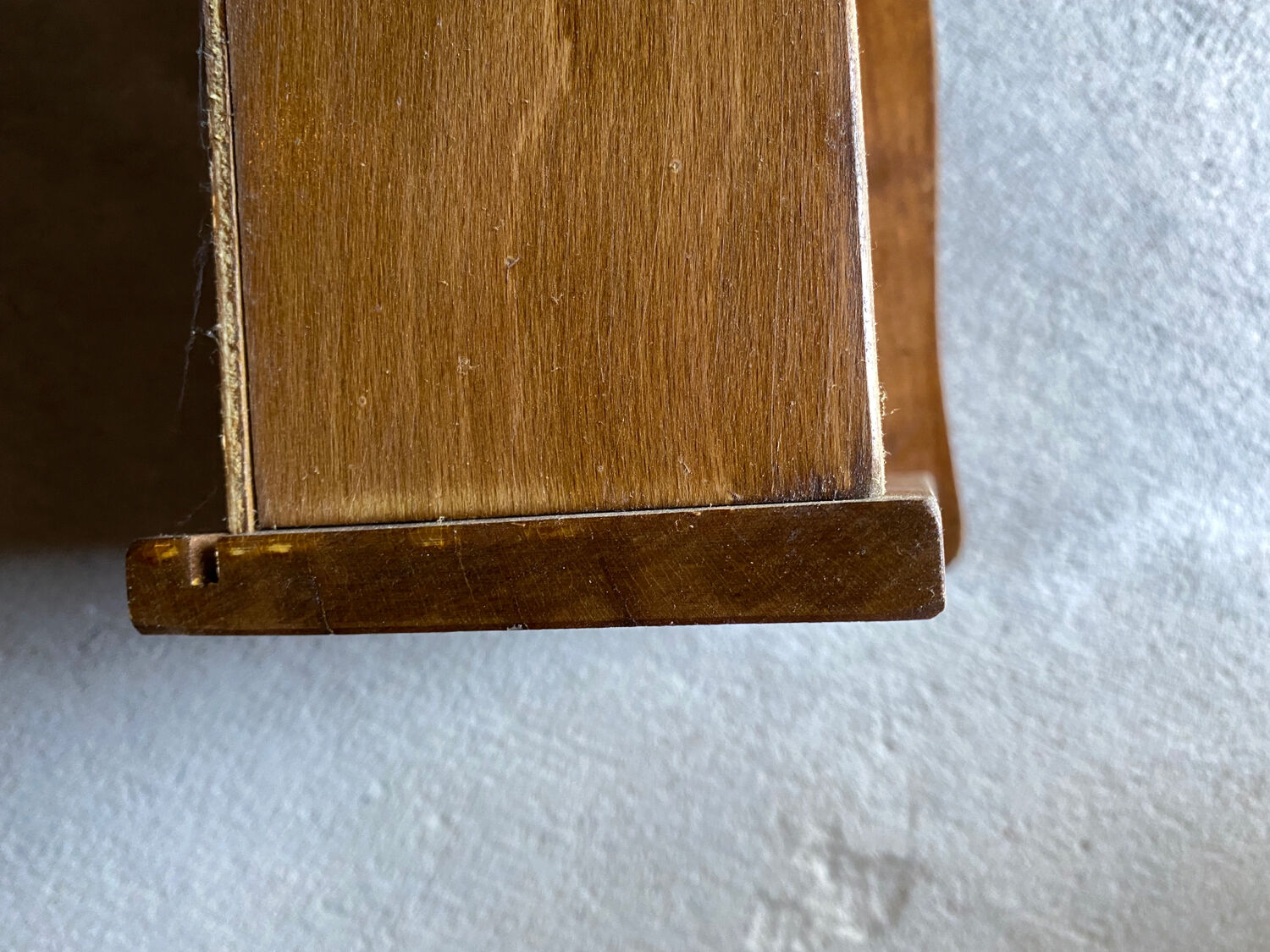 Weekly chest of drawers