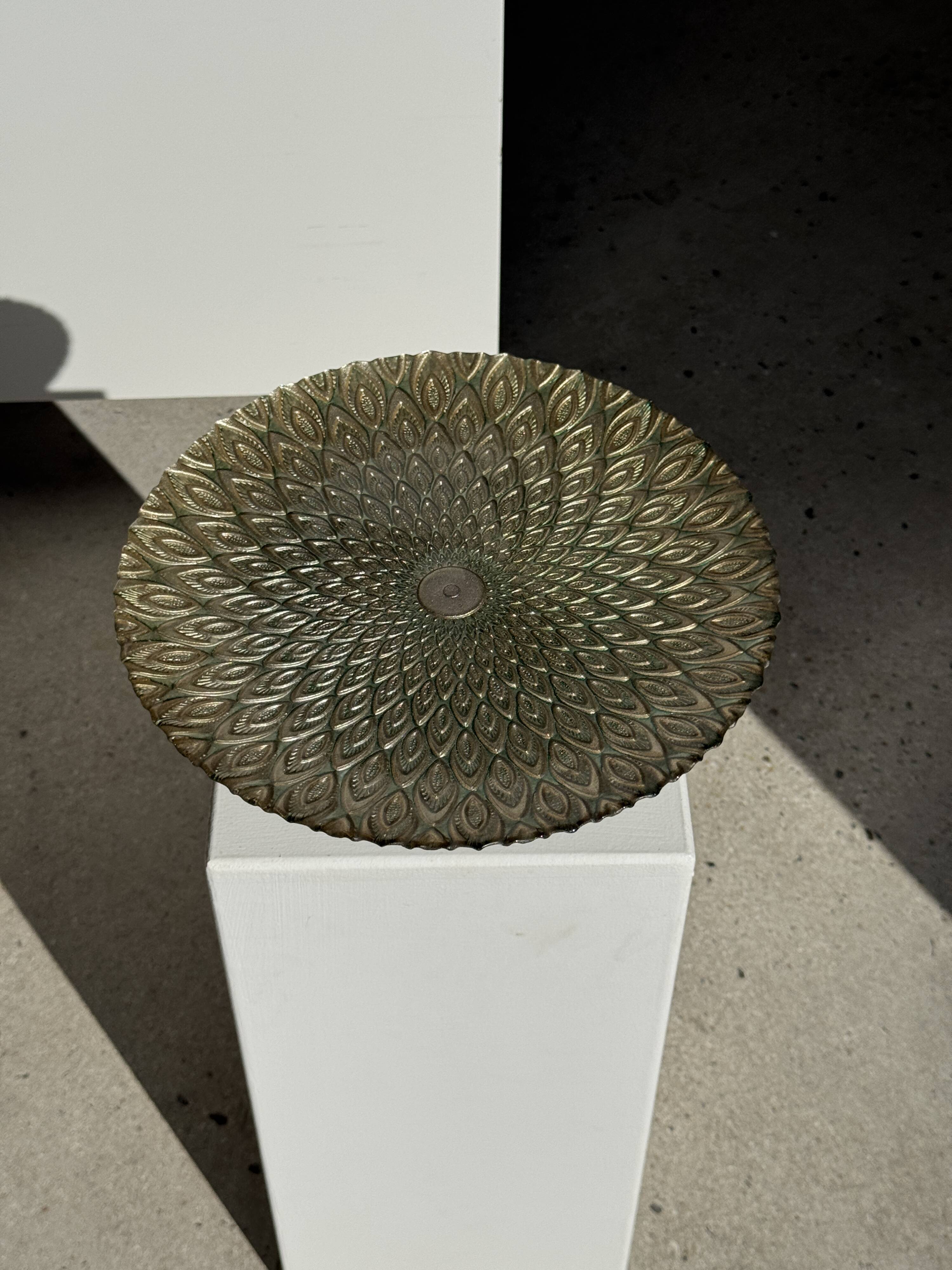 Cake stand on pedestal in glass with peacock feather effect D33 H10