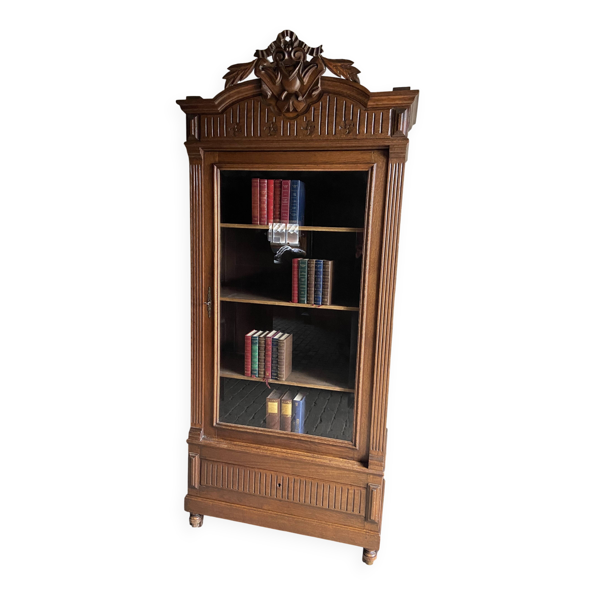 Antieke eiken houten boekenkast, vitrinekast, winkelkast, servieskast.