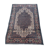 Ancient carpet of Persian tribe Sennebafe