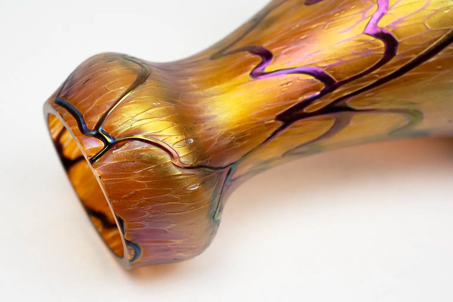 Pair of Art Nouveau iridescent glass vases – Pallme-König & Habel, circa 1900