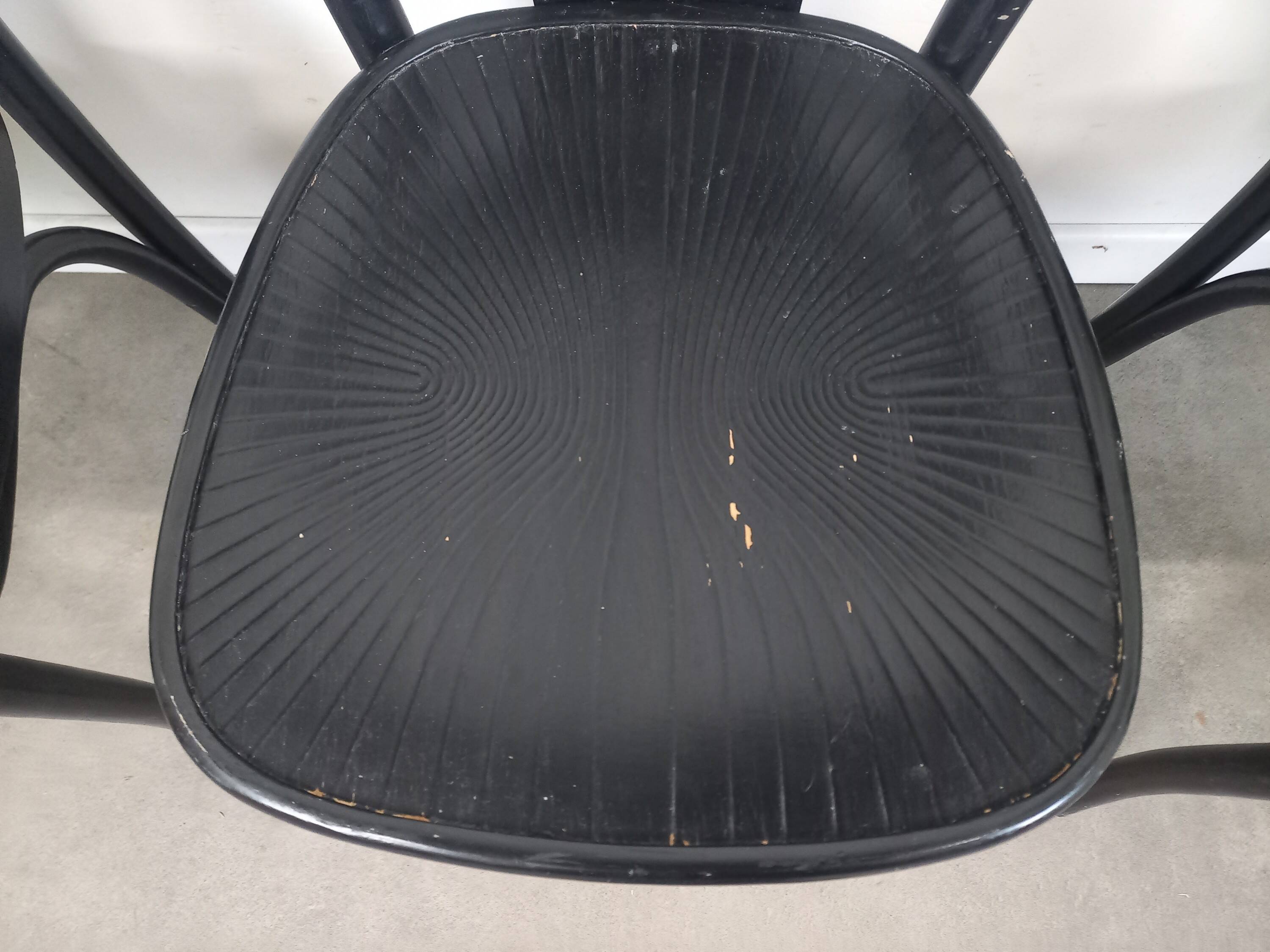 4 chaises bistrot noires