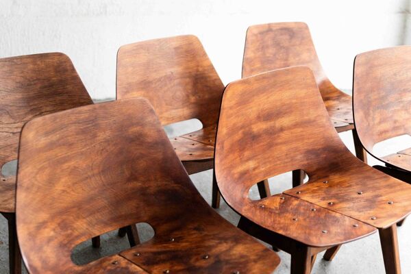 Ensemble de 6 chaises de salle à manger 'Tonneau' par Pierre Guariche