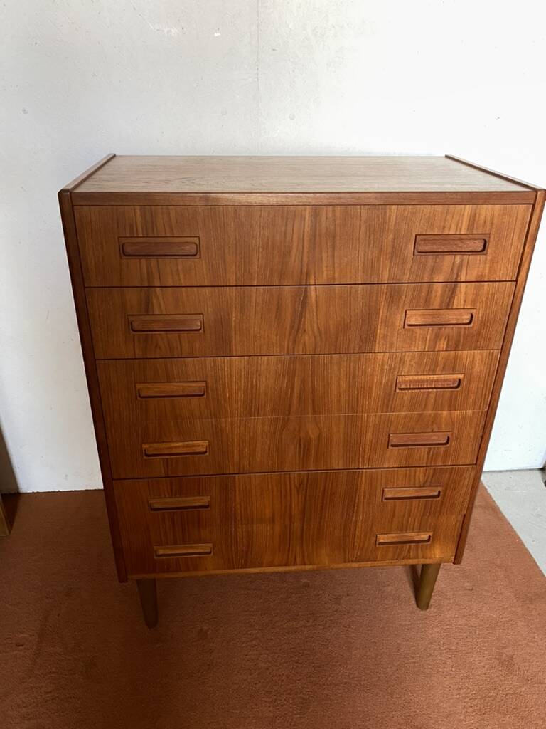 Commode scandinave