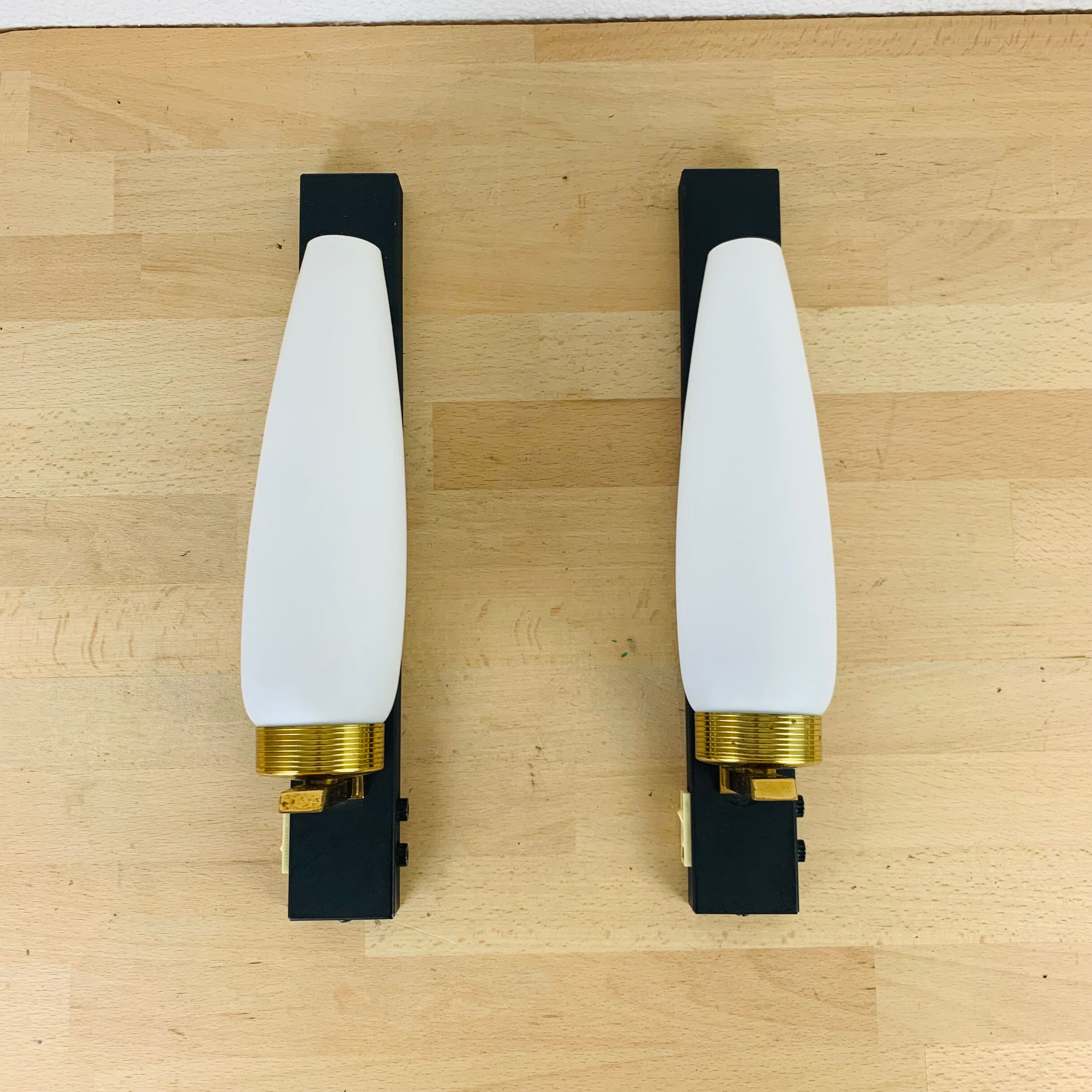 Pair of wall lamps Lunel/Arlus opaline 50s