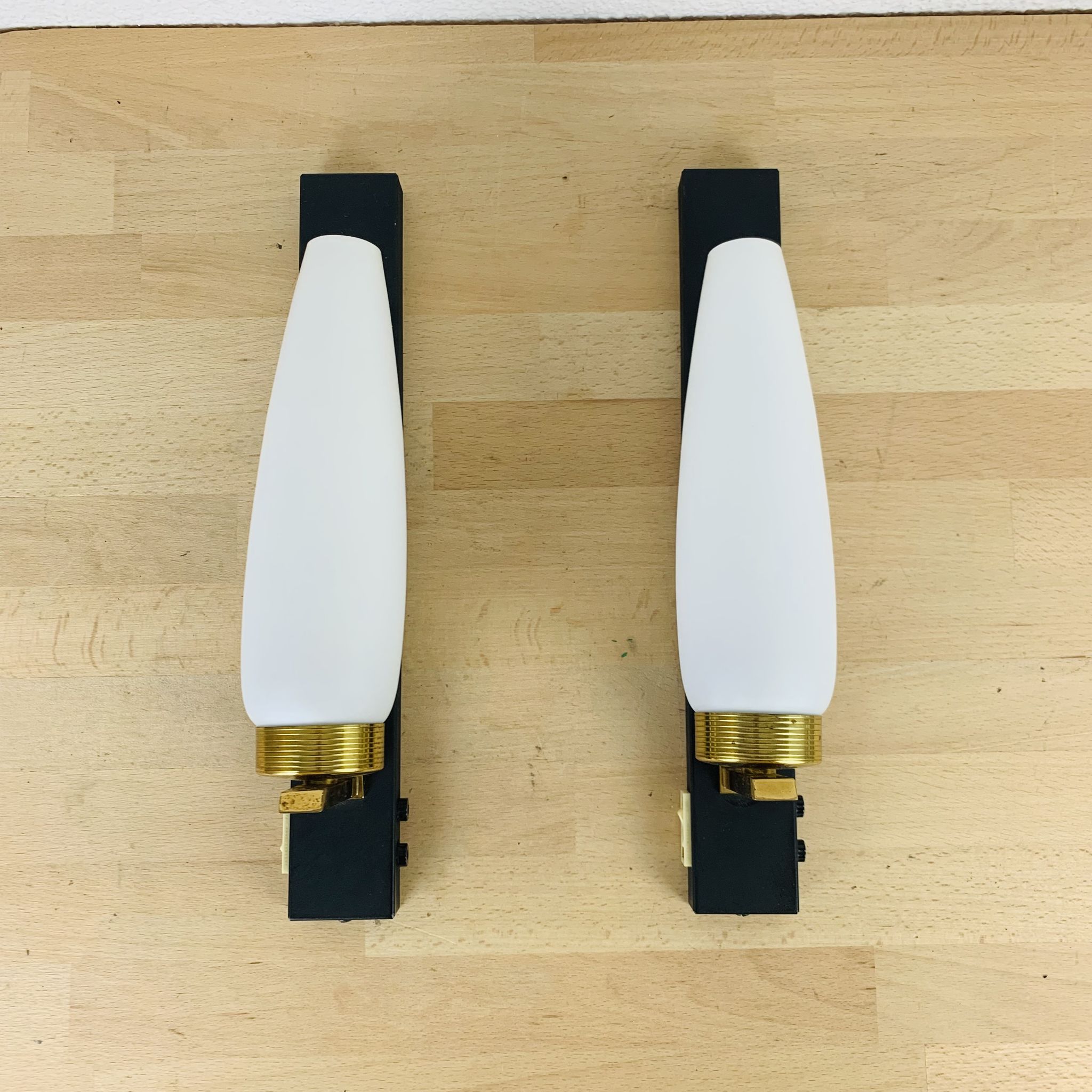 Pair of wall lamps Lunel/Arlus opaline 50s