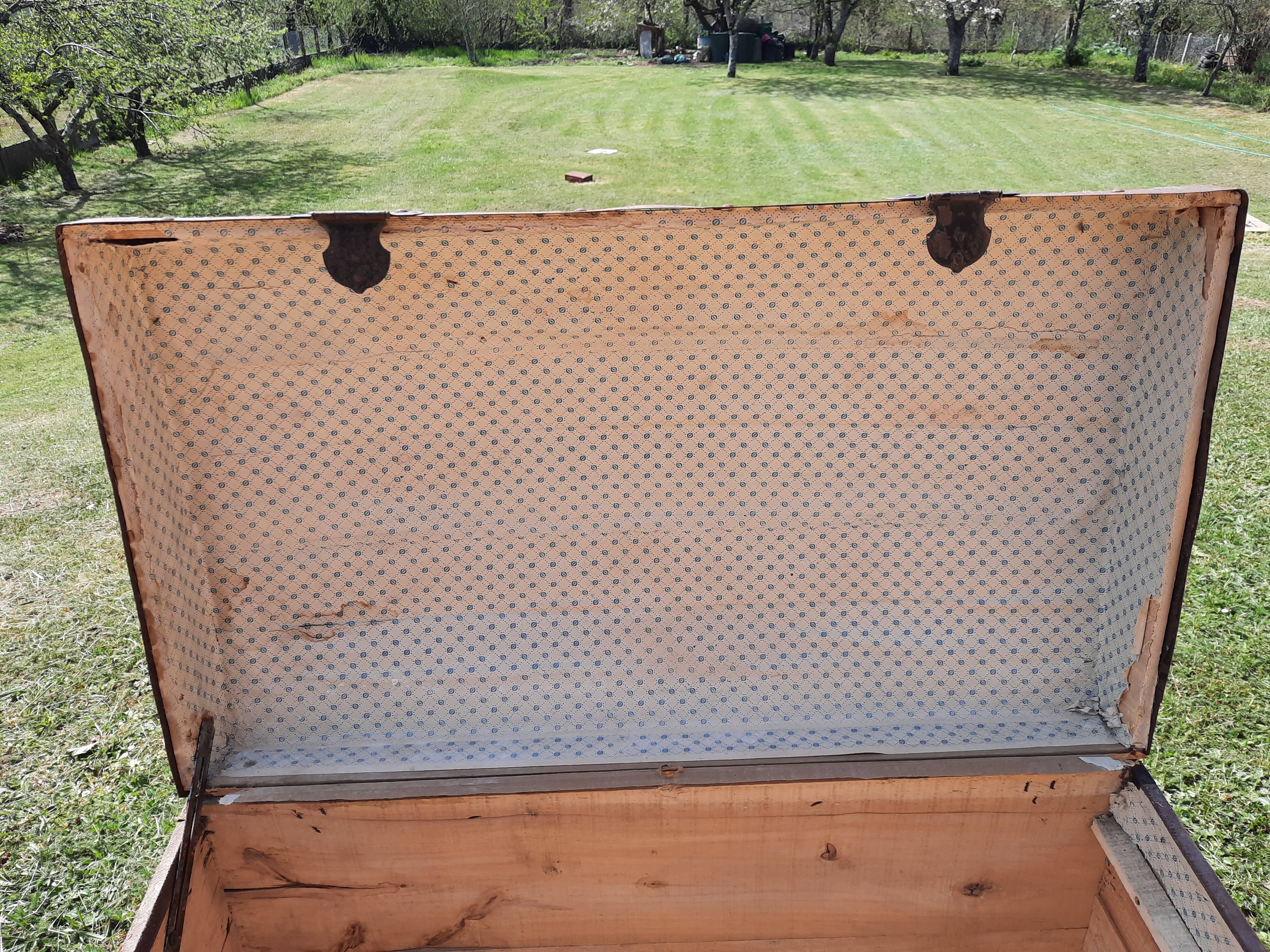 Old bomb travel trunk