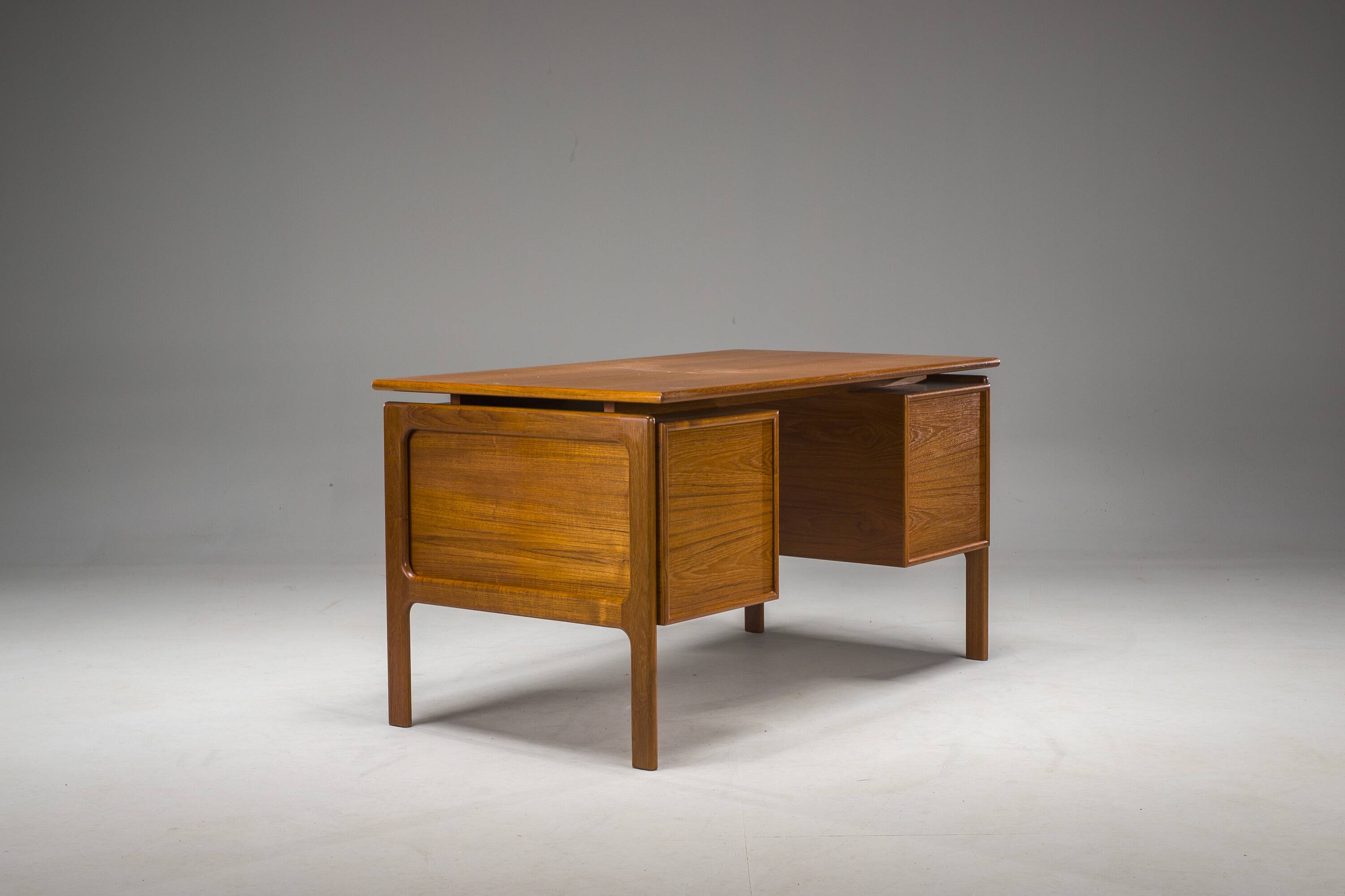 Mid-Century Teak Freestanding Desk from GV Møbler, 1970s